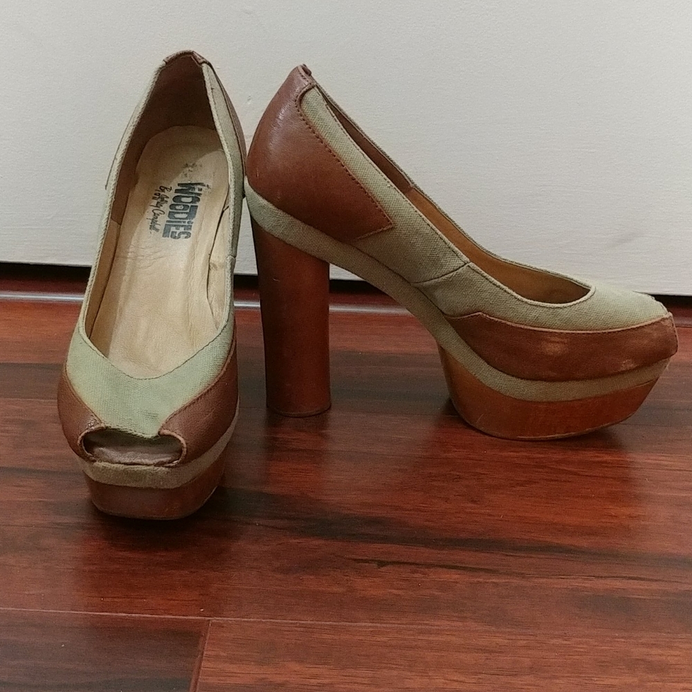 RARE Jeffrey Campbell Woodies, Sz 7